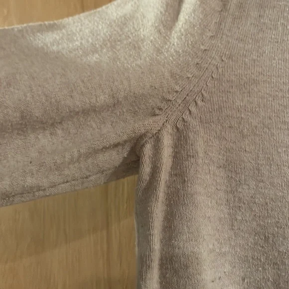 Gap light sweater - FREE with any order! - Picture 3 of 3